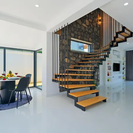 Happy House * פאטהיה