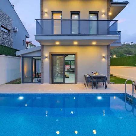 וילה Happy House *